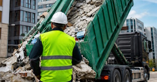 Вывоз строительного мусора в Лангепасе: услуги лицензированной компании — ПроМусор